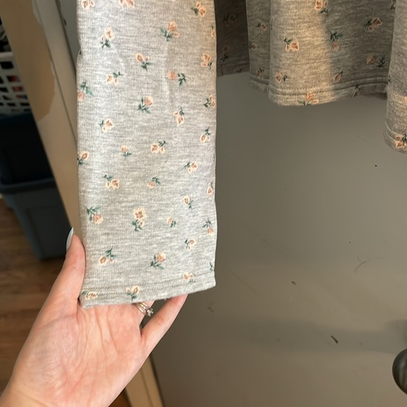 🍀NEW🍀Cropped sweatshirt - Picture 4 of 4